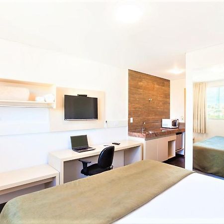 Front Hotel Expominas เบโลโอรีซอนชี ภายนอก รูปภาพ